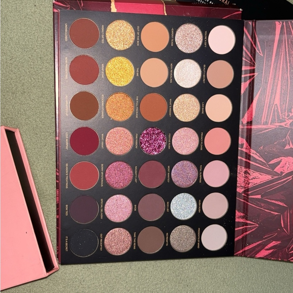 Tease the season morphe palette
